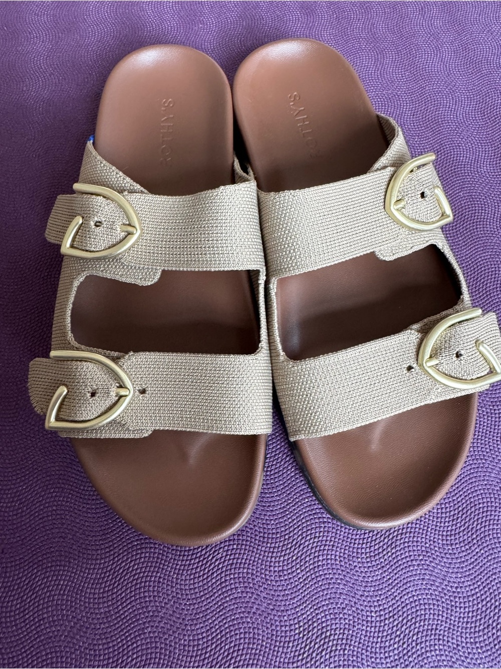 Rothy’s buckle slide sandal in the shade Dune - Picture 4 of 10